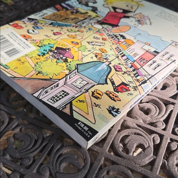 Vintage The Essential Calvin and Hobbes Book by Bill Watterson. Like New! - Picture 3 of 9